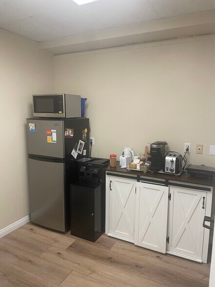 More Photos Of 1101 Dove St, Newport Beach Office For Lease