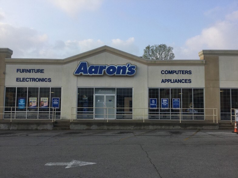 More Photos Of 921-939 Hwy 35 S, Forest Unknown For Lease