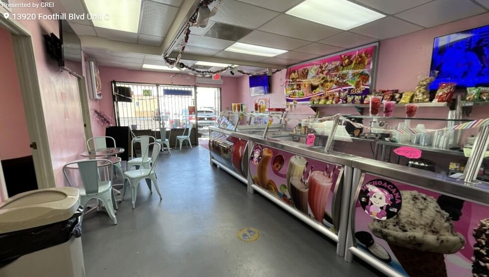 More Photos Of 13920 Foothill Blvd, Sylmar Storefront Retail Office For Lease
