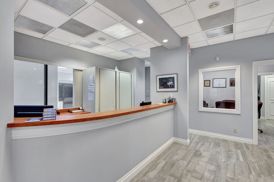 More Photos Of 5608 PGA Blvd, Palm Beach Gardens Medical For Lease