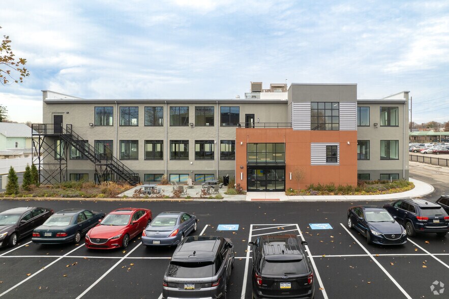 More Photos Of 124 S Maple St, Ambler Office For Lease