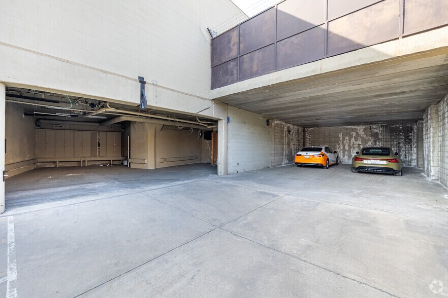 More Photos Of 3211 Cahuenga Blvd W, Los Angeles Loft Creative Space For Sale