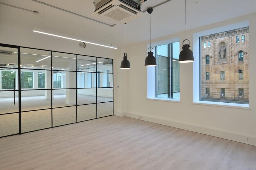 More Photos Of 10-12 Mount St, Manchester Office For Lease