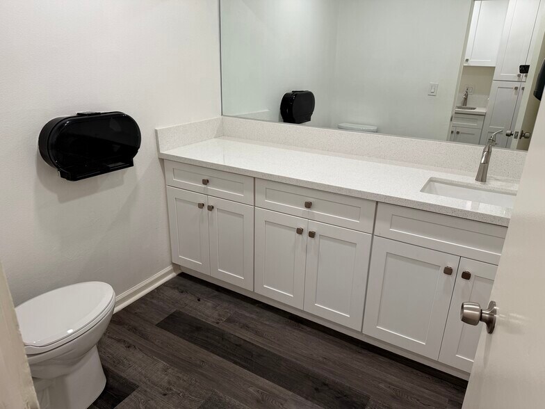 More Photos Of 3111 N Alameda St, Compton Industrial For Sale