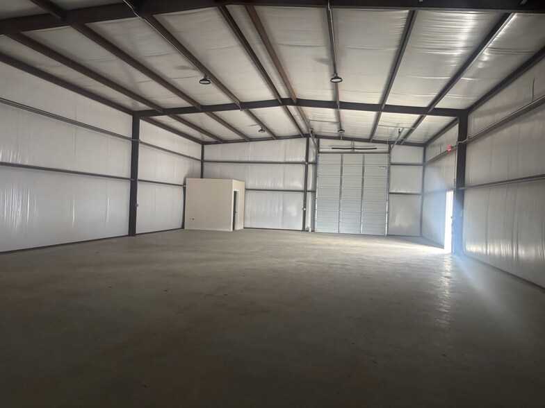 More Photos Of 5035 Dick Price Rd, Fort Worth Unknown For Lease