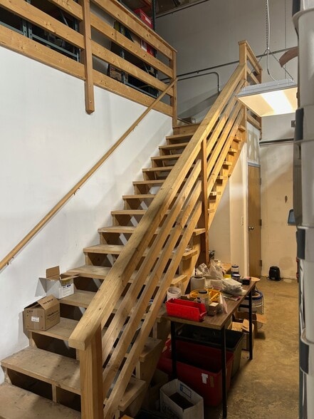 More Photos Of 104 Longwater Dr, Norwell Light Distribution For Sale