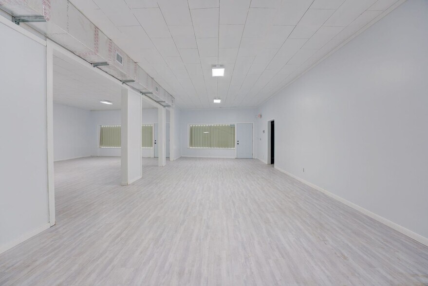 More Photos Of 5112 Broadway Ave, West Palm Beach Freestanding For Lease