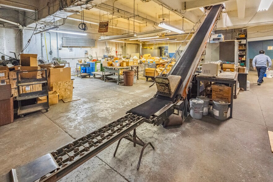 More Photos Of 6700 Third Ave, Brooklyn Flex For Sale