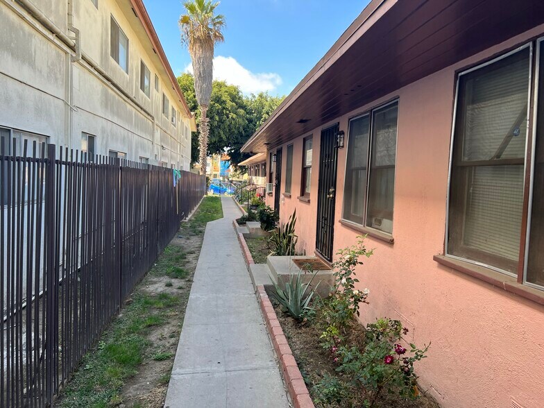 More Photos Of 1868 Locust Ave, Long Beach Apartments For Sale