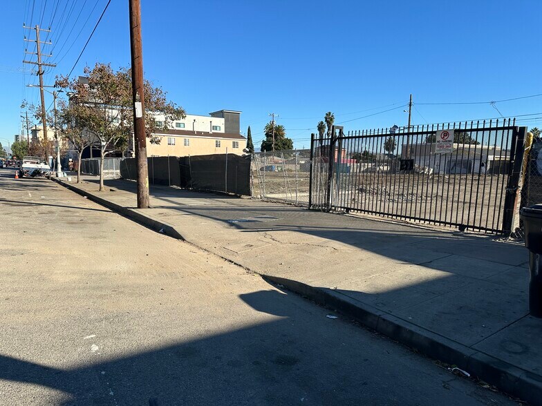 More Photos Of 8872 S Vermont Ave, Los Angeles Land For Lease