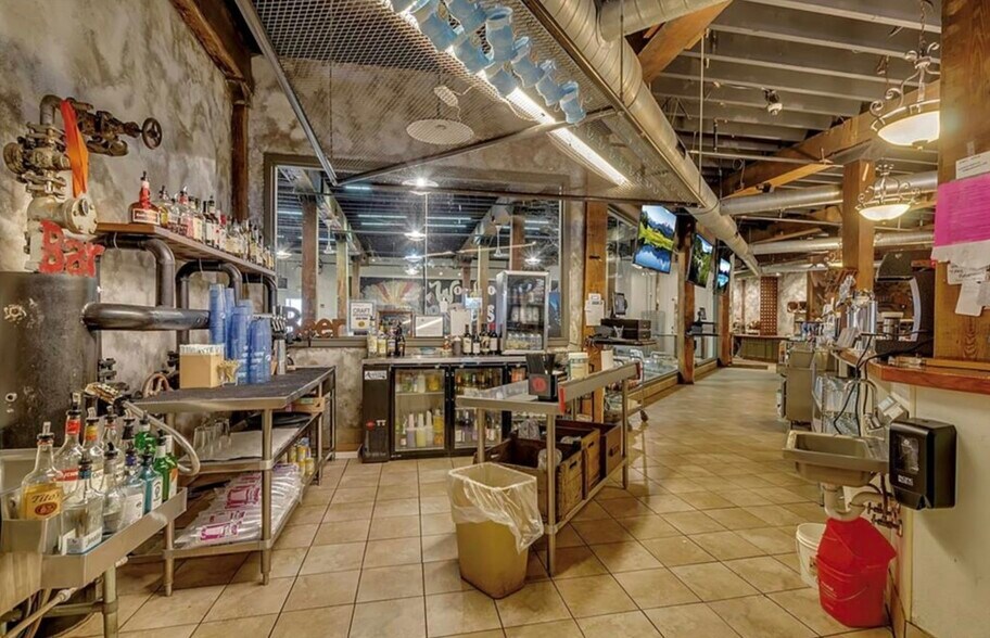 More Photos Of 638 Lake St, Wilson Freestanding For Sale