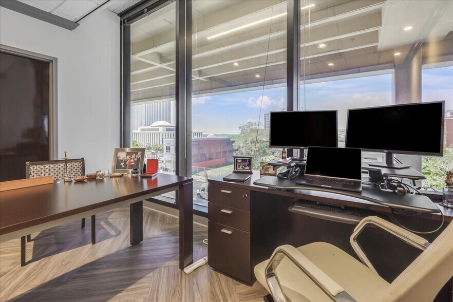 More Photos Of 215 S Monroe St, Tallahassee Office For Lease