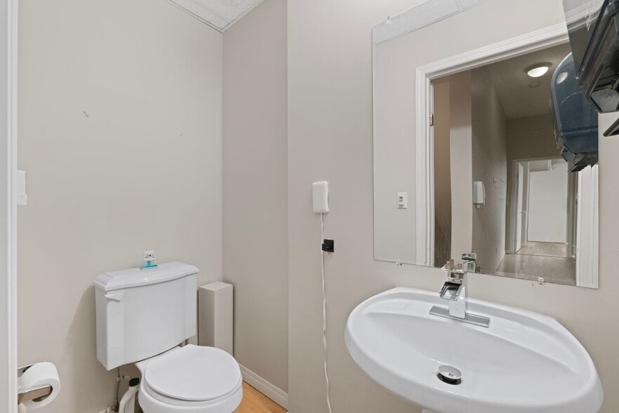 More Photos Of 1922 9th Ave SE, Calgary Storefront Retail Residential For Sale