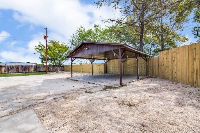 More Photos Of 101 Pine View Dr, Boerne Office Residential For Lease