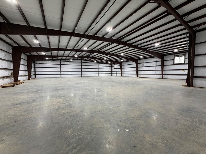 More Photos Of 595 Kawneer dr, Springdale Warehouse For Sale