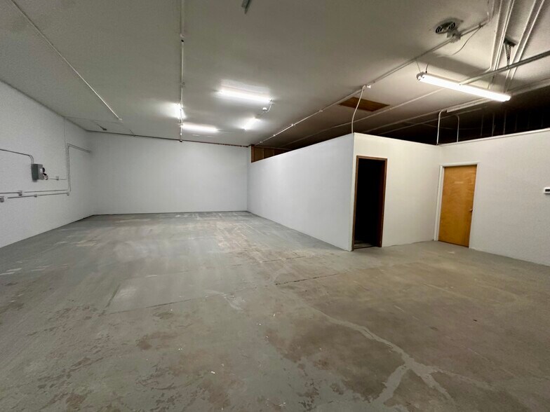 More Photos Of 720 NE Granger Ave, Corvallis Manufacturing For Lease