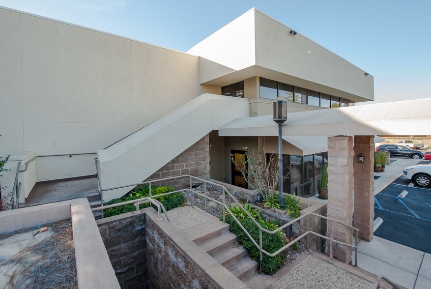 More Photos Of 2028 Village Ln, Solvang Medical For Lease