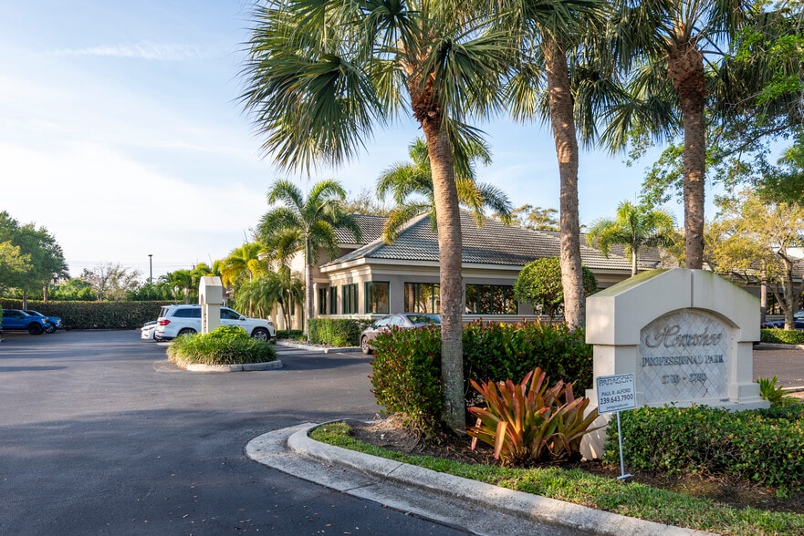 More Photos Of 2770 Horseshoe Dr S, Naples Office For Lease