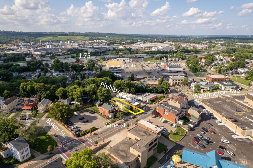 More Photos Of 4719 Vine St, Cincinnati Storefront Retail Office For Lease