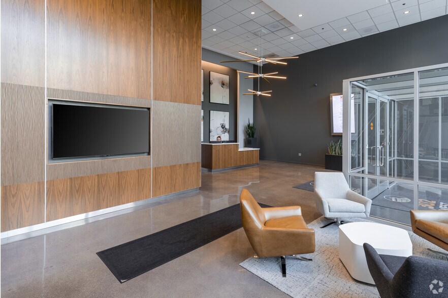 More Photos Of 302 W 3rd St, Cincinnati Office For Lease