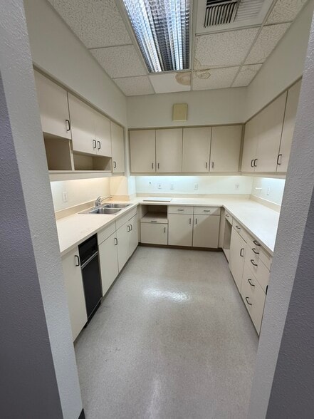 More Photos Of 1481 Live Oak Blvd, Yuba City Medical For Lease