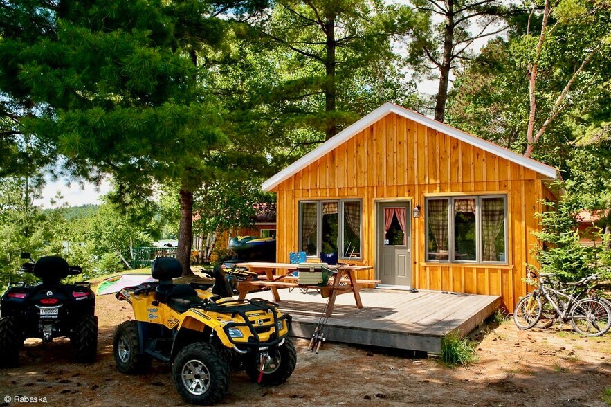 More Photos Of 55 Ch De L'oasis, Ferme-neuve Hotel For Sale