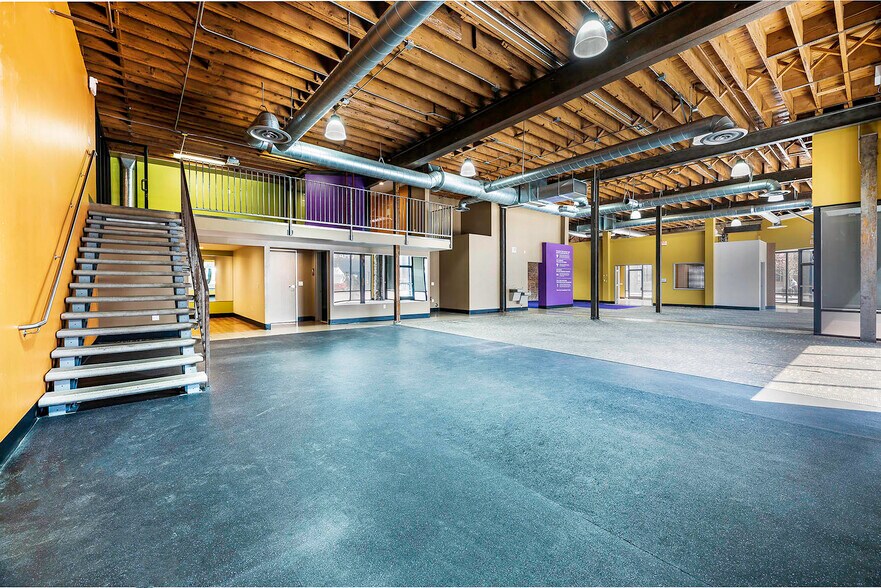 More Photos Of 301 Pine Ave, Long Beach Health Club For Lease