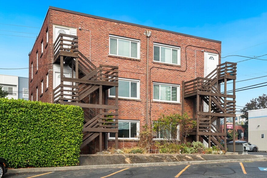 More Photos Of 4319 SW Oregon St, Seattle Apartments For Sale