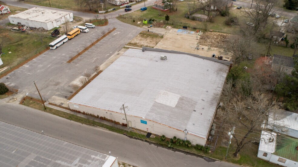 More Photos Of 1725 Davis St, Rocky Mount Warehouse For Lease