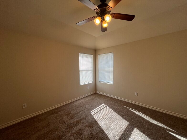 More Photos Of 7002 Donovan Way, San Antonio Apartments For Sale