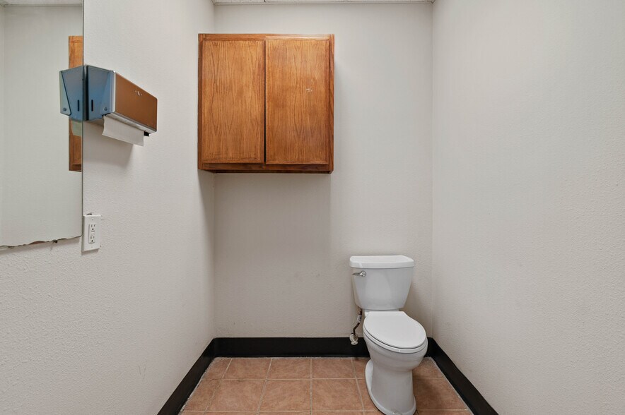 More Photos Of 3605 Interstate 30, Mesquite Medical For Lease