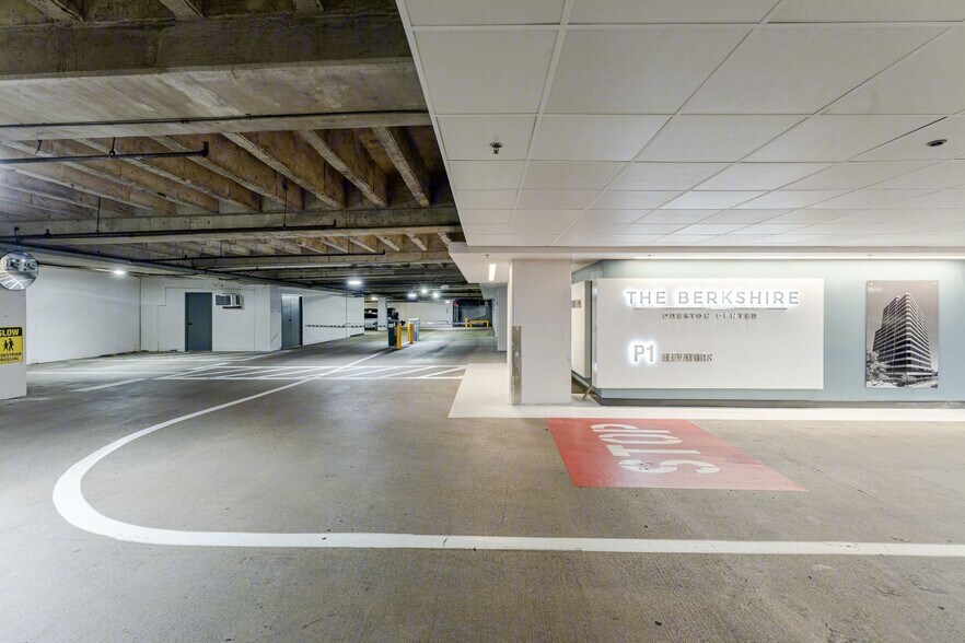 More Photos Of 5950 Berkshire Ln, Dallas Office For Lease