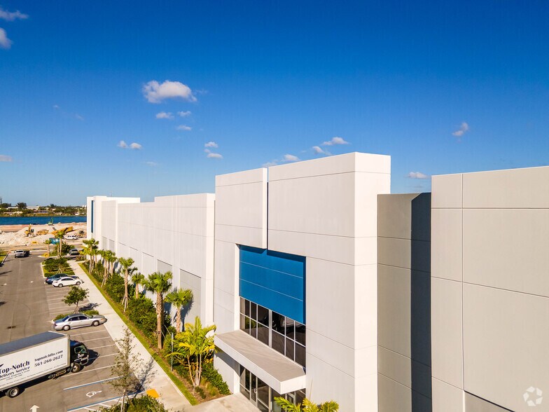 More Photos Of 2750 Bridge Way, Davie Distribution For Lease