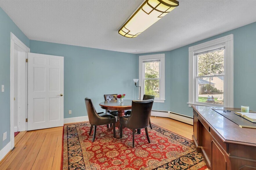 More Photos Of 36 School St, Glastonbury Office For Sale