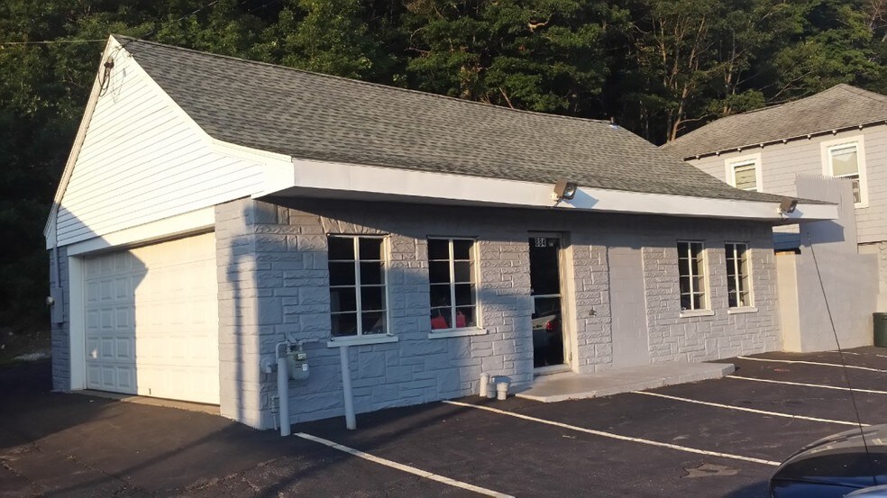 More Photos Of 880-886 New Haven Rd, Naugatuck Auto Repair For Sale