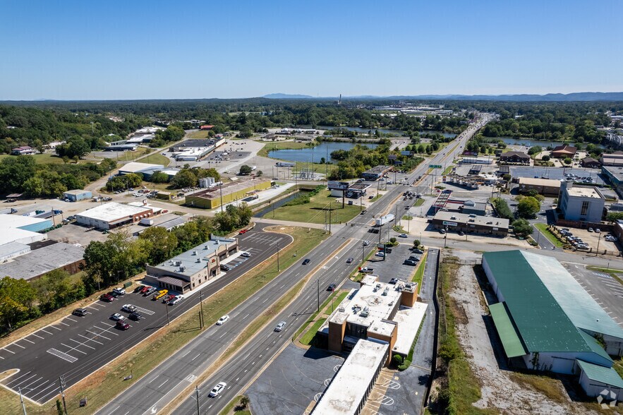 More Photos Of 410 W Meighan Blvd, Gadsden General Retail For Sale
