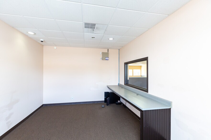 More Photos Of 200 W El Norte Pky, Escondido Unknown For Lease