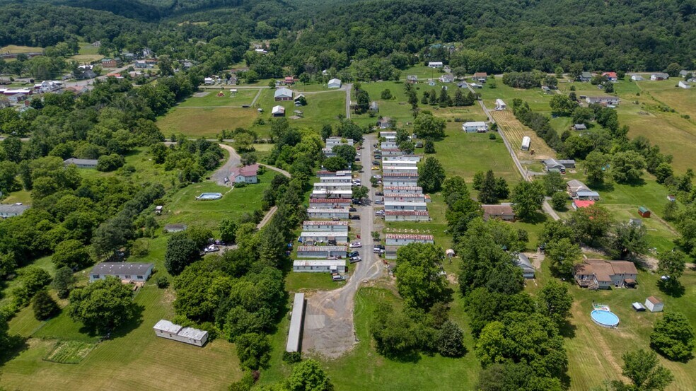 Primary Photo Of English Walnut Lane, Springfield Manufactured Housing Mobile Home Park For Sale