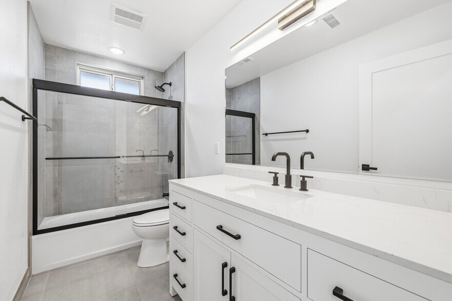 More Photos Of 22320 Itasca St, Chatsworth Apartments For Sale
