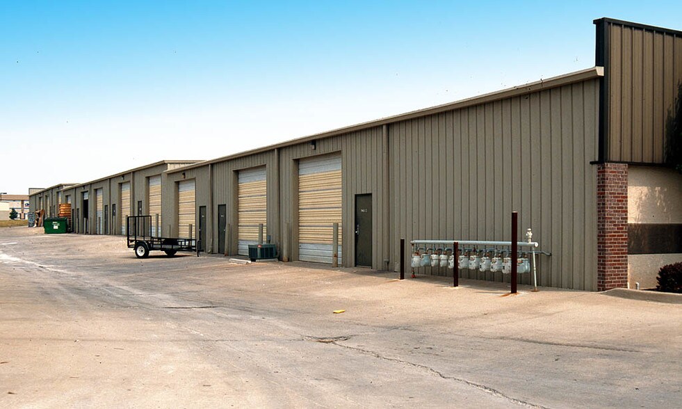 More Photos Of 1250 N Winchester St, Olathe Research And Development For Lease