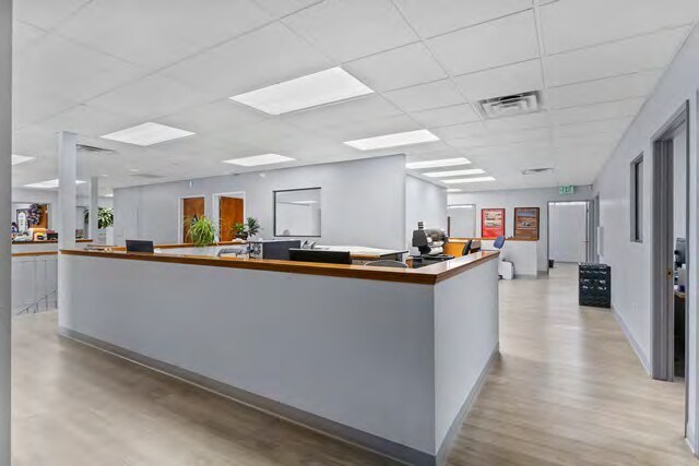 More Photos Of 1461 E Chevy Chase Dr, Glendale Office For Sale