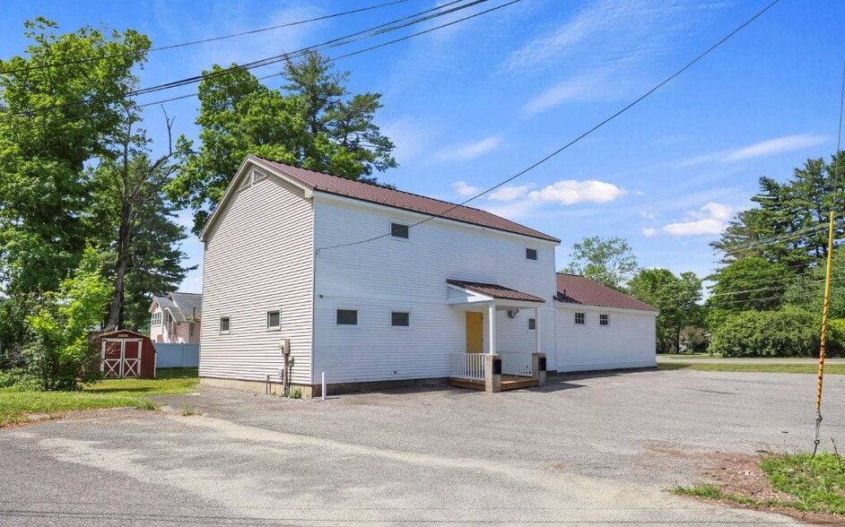 More Photos Of 260 Stockbridge Rd, Great Barrington Freestanding For Lease