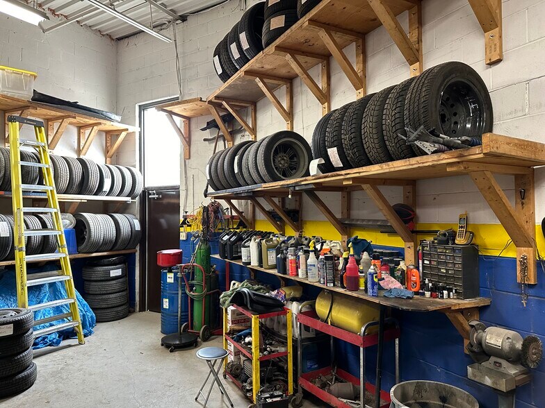 More Photos Of 101 Toro Rd, Toronto Service For Sale