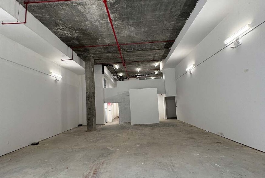 More Photos Of 175 Chrystie St, New York Apartments For Lease