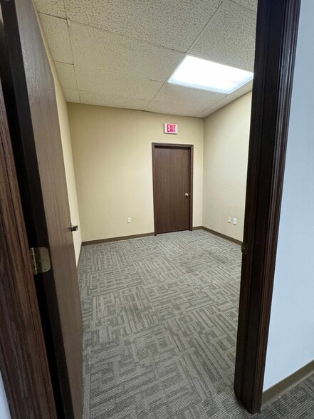 More Photos Of 115-159 Marion Blvd, Marion General Retail For Lease