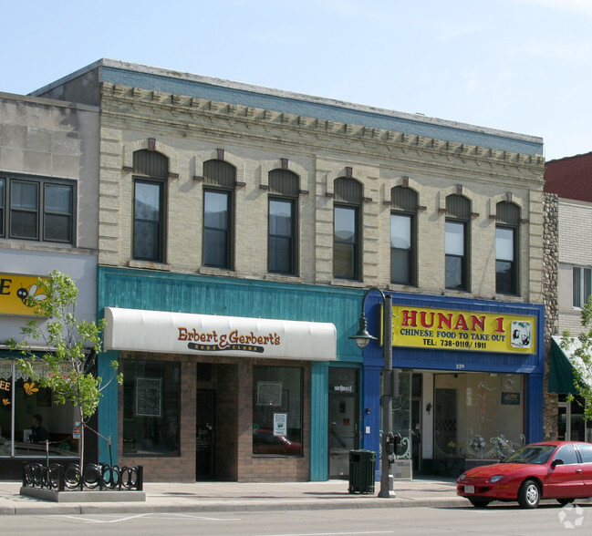 Primary Photo Of 218-220 E College Ave, Appleton Storefront Retail Residential For Lease