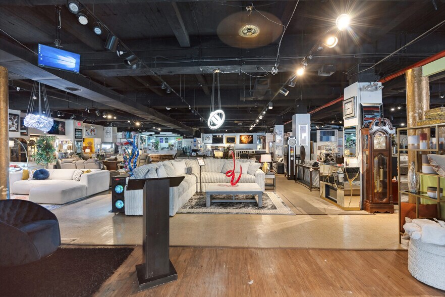 More Photos Of 2916-2926 White Plains, Bronx, NY 10467, Bronx Storefront For Lease