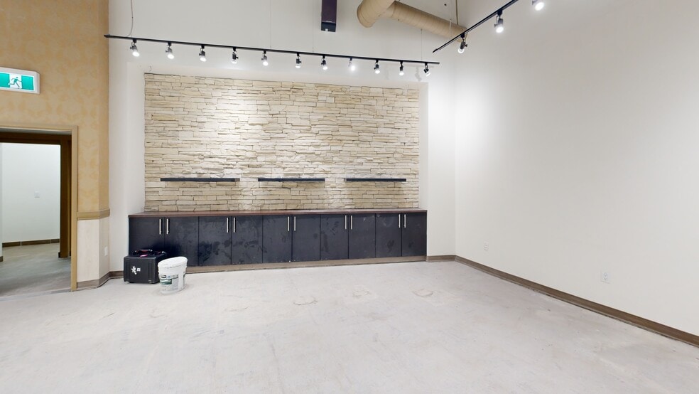 More Photos Of 8888 NW Country Hills Blvd, Calgary Unknown For Lease