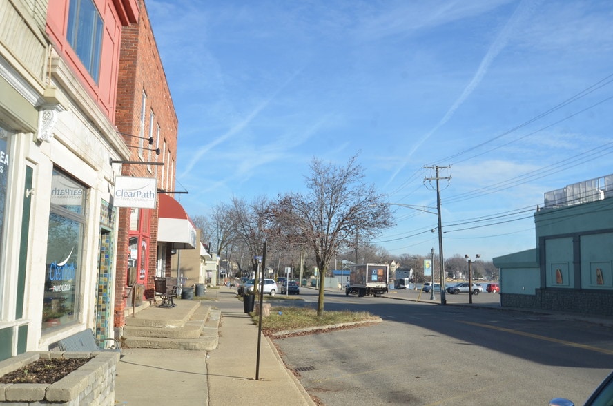 More Photos Of 121 E Walled Lake Dr, Walled Lake Storefront Retail Office For Sale