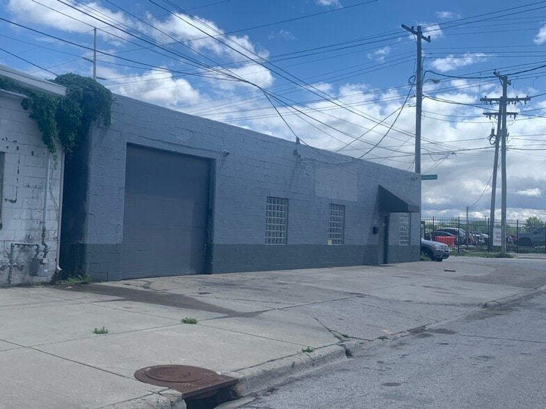 More Photos Of 870 N 20th St, Columbus Warehouse For Sale
